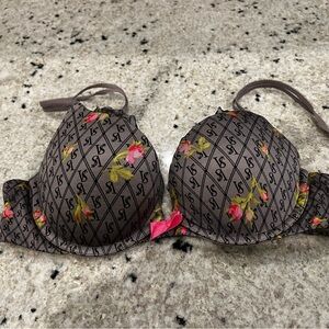 Victoria’s Secret very sexy push-up 34B